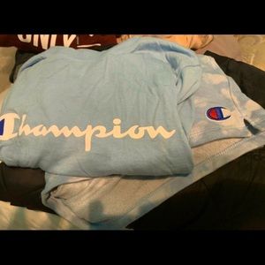 Champion outfit size lg